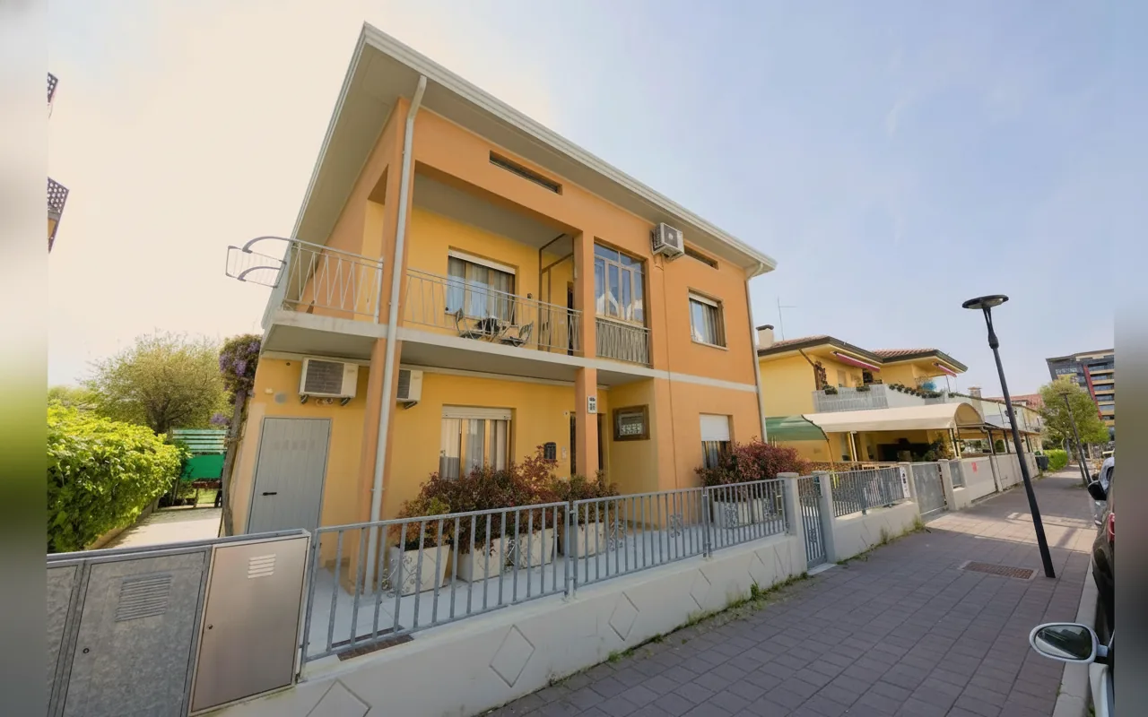Esterni di Casa Carinzia 24, Lignano Sabbiadoro (Friuli-Venezia Giulia) (foto 1)